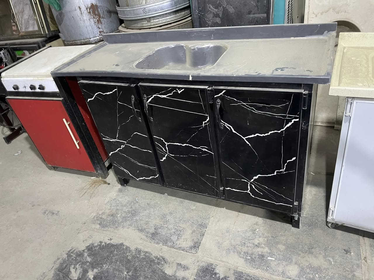 عنوانه شارع الناحية قرب ساحة  البضاعه كوله باله مستخدم ؟ ***********
