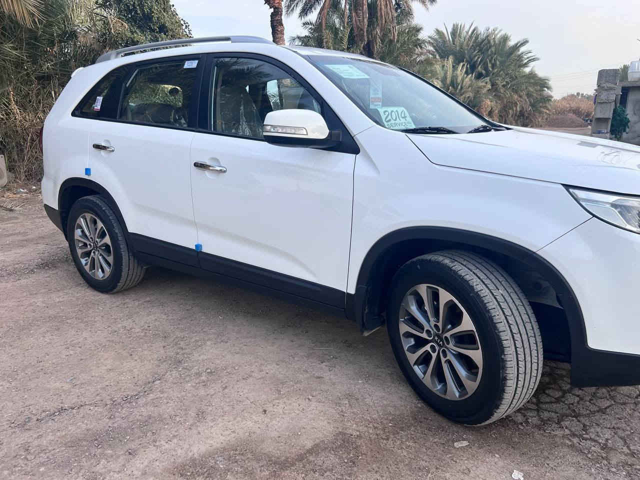 السلام عليكم كيا سورنتو ٢٠١٤خليجي  ماشيه ١٥٢ كيلوو حقيقي مكفوله قطره صبغ مابيهه بيهه شخط بل باب وموضح بل صور محرك ٤ سلندر تحويل مباشر
موصفات٠٠
1, حساس امامي خلفي 
2, انضمه قياده +تحكم استيرن
3,سبعه راكب 
4, ثلاثه قطع تبريد
5, محرك ٢٤٠٠ اربعه سلندر
6,ميكانيك وحداديه مكفووله
7,تخم. تاير جديد 
المعرفه. السعر الاتصال  رقم الهاتف
*********** ,***********
العنوان بغداد جسر ديالى الجديد قرب مجمع. النفطي
