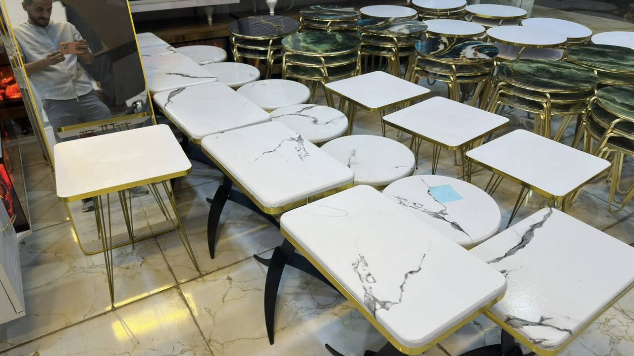 اهلا وسهلا بكم زبائننا الكرام نقدم لكم مجموعة متنوعة من الأثاث الحديث بأنسب الأسعار للحجز مراسلة الصفحة متوفر توصيل ***********
