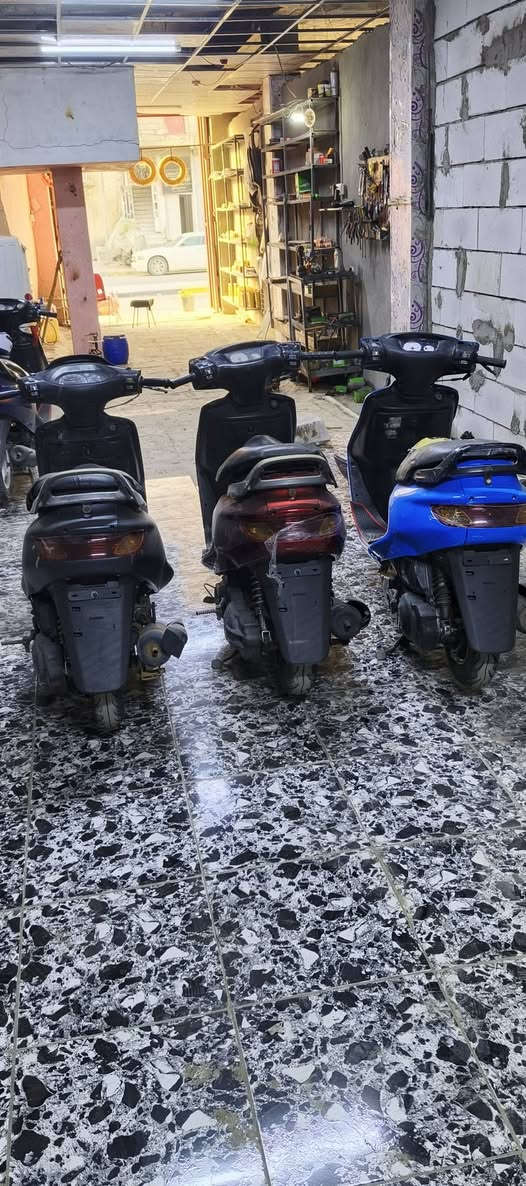 فراشات للبيع مكاين حاوية شغالات نگرة 
سعر الوحدة ب650 ومجال قليل ***********رقم 
العنوان مقابل مؤسسة العين قرب أسواق تاج الياسمين
