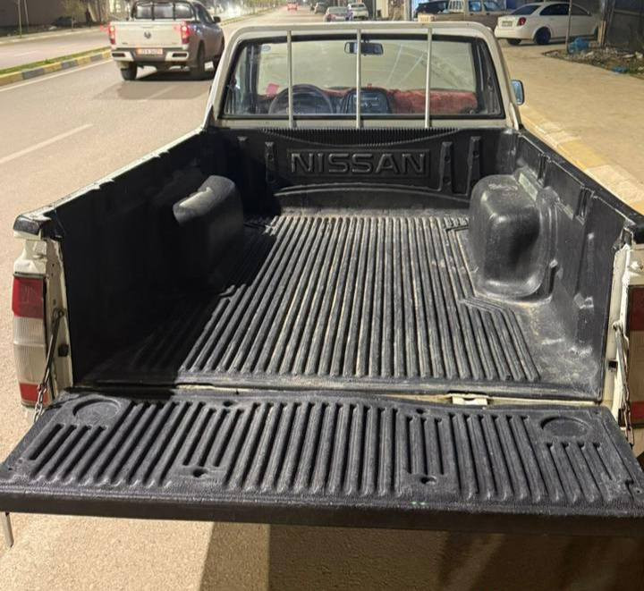 نیسان پیکاب 2008 تەک 
 یابانی 
بە شەرتی گێڕ و مەکینە و ئەکسل 
سەنەوی تا ٢٠٣٠ تازەیە و بە ناوی خۆمەوەیە 
سەیارەکە ماڵی دۆستە و بێ نوقسانییە

سعر لە کۆمێنت داوابکە ڕاستەخۆ بۆت دیت 📩 

نیو چەمەلەخ و بستێکی بچووک بۆنیتی بۆیاخە 
چوار تایەی تازەی لە ژێرایە

ژمارەی خاوەنی 
***********
