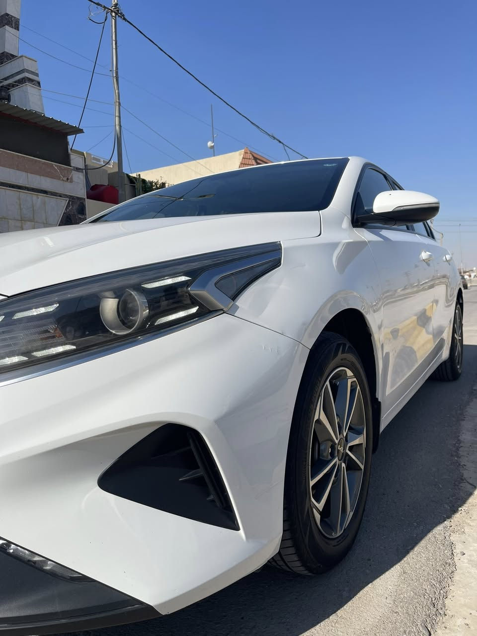 السلام عليكم
للبيع سيراتو 2022 رقم اربيل 
فول مواصفات مكفولة من الصبغ فقط بارد بسيط 
فتحة 
محرك 1600 
ويل كب 
اشارة بالمراية
شاشة بلادية
كامرة بلادية 
قطعتين تبريد 
مانع انزلاق 
حساس اطارات
ماشية 90 الف 
السعر 168 وبيها مجال 
للاستفسار الاتصال ***********
