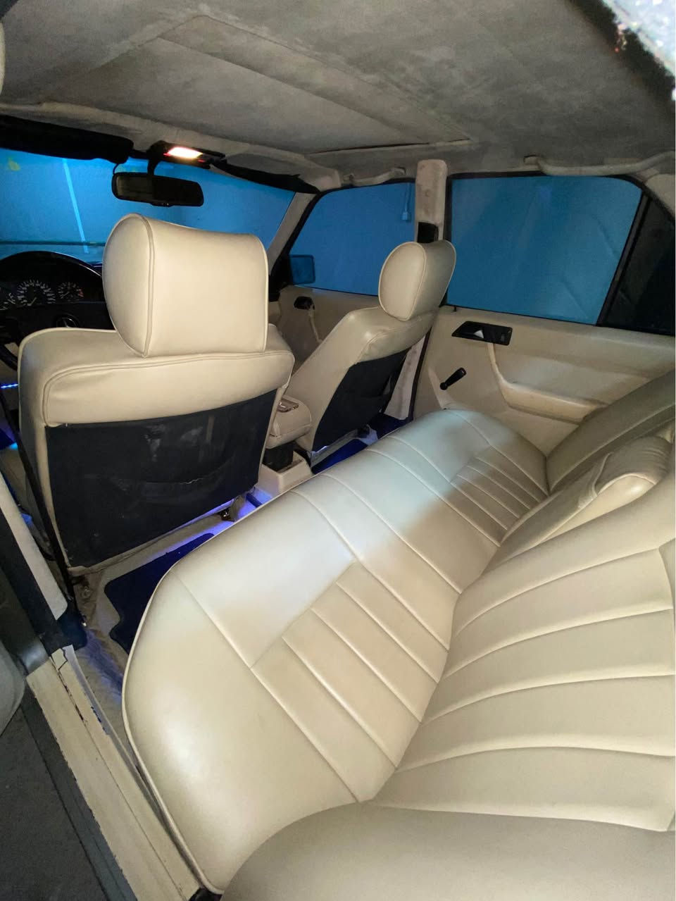 ﷽
مارسيدس كوپەی W123 E300
مۆدێل :١٩٨٨
نمونە لە پاکی و جوانی 
ئاڕم پلاستیک هەولێر 
بەشەرتی خرامەو ئەوەلیات هەمووشتێ
مەکەکینەی بطە ٣٠٠٠
بەشەرتی گێڕ و مەکینە 
هەموو گیانی ئیشەکەت تەنانەت ABS ئیشەکات
تەقەو ڕەقە و چرکەی تیا نیە 
دەعامی بۆ دەعامی بە شەرت 
تازە کامل بۆیاخ کراوە بۆ جوانی ئێشتا پۆڵیشم نەکردوە
نرخی :٤٦$ مەجالێکی کەم 
شوێن:  سلێمانی 
ز.م :***********
ژمارەکەم لە کۆتا وێنە نوسراوە السليمانية, العراق
