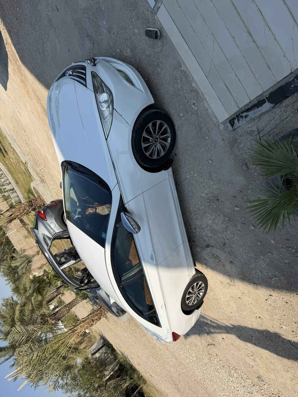 السلام عليكم سوناتا خليجيه السعر87 ورقه موديل 2012 السياره بيه تبديل جاملغات خلفيه ومصبوغه حزام السياره جاهزه من كلشي حداديه تخم تاير كير محرك ماتصرف عليه دينار 
عنوان السياره واسط الزبيديه ***********
