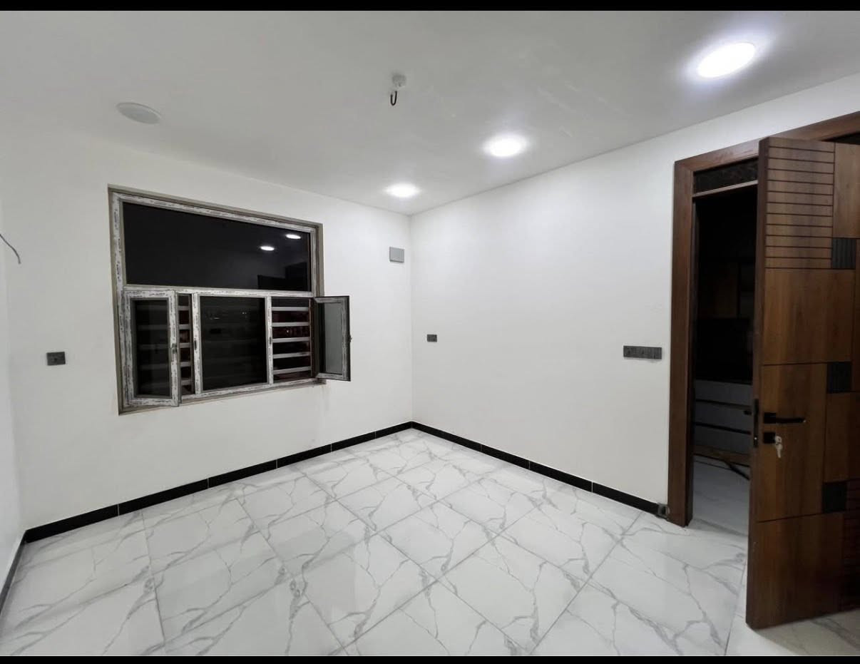 تحية طيبة

شقق زيرو للإيجار 

📍 الموقع: الكرادة خارج – قرب كنيسة مريم العذراء

متوفر

• غرفة وصالة

• غرفتين وصالة

✨ مواصفات البناية:

▪️ بناء حديث VIP

▪️ شقق زيرو (أول سكن)

▪️ مطابخ مجهزة بالكامل مع كاونترات

▪️ مصعد شغال 24 ساعة

▪️ مناسب (عوائل - موظفين - مغتربين)

📞 للاستفسار والحجز:

***********

***********

العادل للاستثمار والتطوير العقاري
