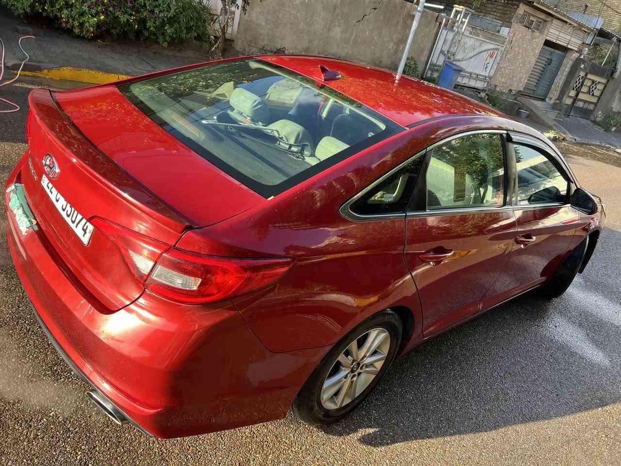 ​لعشاق النظافة والراحة، أعرض لكم سيارة هيونداي سوناتا موديل 2017، بمواصفات مميزة وحالة ممتازة جداً.
أهم المواصفات:
​الموديل: 2017.
​الحالة: السيارة مكفولة من الضرر (بدون حادث)، صبغ شركة وبحالة فنية ممتازة.
​المحرك: 2400 محرك قوي واقتصادي، فحص وصيانة دورية منتظمة.
منظومة غاز جديدة حكومية.
​المقصورة: داخلية نظيفة جداً (مثل ما موضح بالصور)، مقاعد مريحة، ونظام تبريد ممتاز جديد العام استبدلته بالكامل .
​الخارجية: لون أحمر ملكي مميز، لايتات عدسة، وويل كب بلادي.
​المميزات الإضافية:
​شاشة تدعم أنظمة التشغيل الحديثة.
​تحكم ستيرن كامل.
​مانع انزلاق ونظام تثبيت سرعة.
​السيارة جاهزة من كل النواحي (تحويل مباشر).
​ملاحظة: السيارة للمستخدم الذي يبحث عن "الراحة والضمان". الفحص وين ما يعجبك.
​السعر المطلوب: [120] (قابل للتفاوض البسيط للجادين).
للاستفسار والتواصل: [***********] 📞

