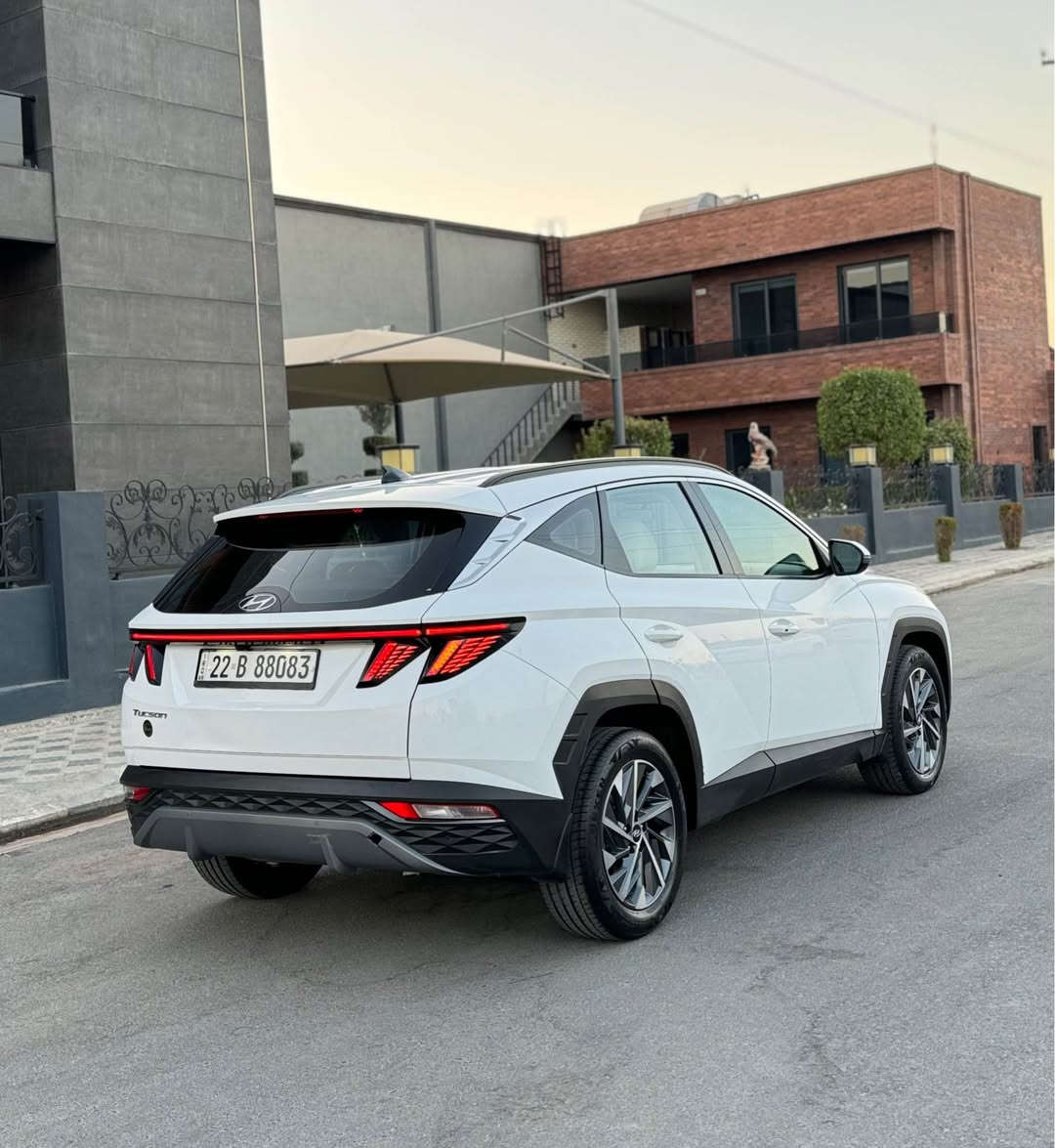 هؤندا تؤكسؤن مؤديل 2023 
ره نگى سپى به فرى فول مواسه فات 
به س پانؤراما نيه  شاشه كاميرا گيچ اليكترؤنى  بريك بسمه ئاوينه شفت 
رادار تعديل سورعه پيش و پشت عساس
ڤؤليؤم به سمه شعن كردنه وه ى مؤبايل
ده رگا بسمه  سئ مؤدى لئ خوين USB
په رده ى پيلادى دواوه ويل كرؤم لايد ليد
زؤر مواسه فاتى  تر  ٦٩ هه زار رؤويشتووه
سه ياره كه زؤر نويه وه ك شه ريكه ماوه ته وه
بئ بؤياغه  ده عامى بؤ ده عامى به شه ت 
ته نها يه ك پست له ده رگاى سارده  به قى 
هه موو شتيكى به شه / سعر  208   💵
*********** / ☎️ أربيل, العراق
