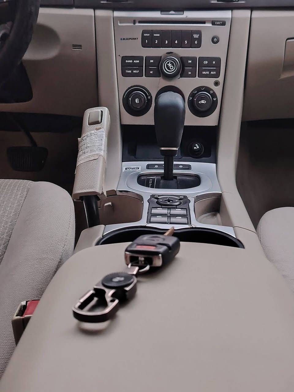 السلام عليكم شوفرليت لومينا 2008 Ls محرك ٣٦٠٠ سياره جاهزه تحكم استيرن مكينه وكير خير من الله صدر أمامي خلفي كله جديد كشن كهربائي سياره نضيفه قطعتين صبغ جاملغ أمامي وباب جهت السايق نقص بس تبريد رقم اسليمانية السعر ٨٥ بيها مجال مكاني بغداد ***********
