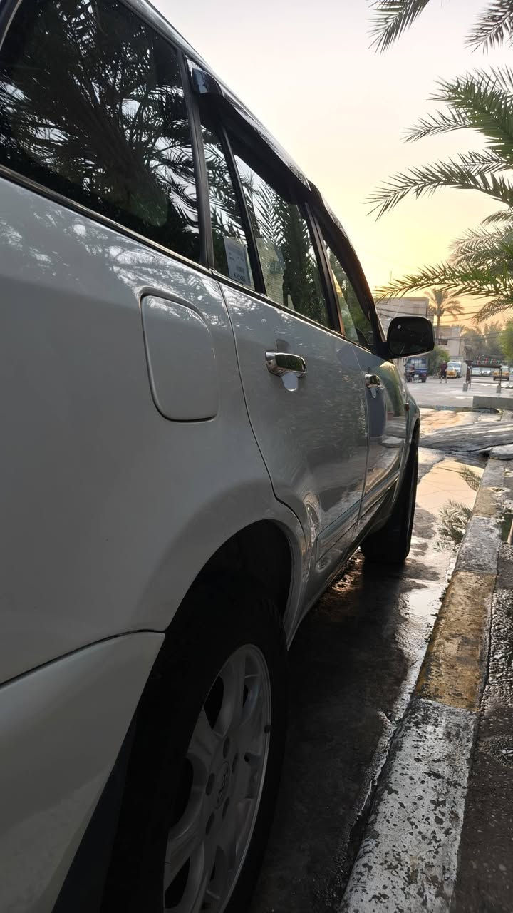 سلام وعليكم تيگو ٢٠١٢ سيارة كلش نضيفة وجاهزة مكينة كير حدادية خير من الله تبريد ثلج كير ميكانيك  مكينة ٢٠٠٠ غرفتهة نضيفة بيهة صبغ باب خلف السايق دواخل بلادية بدون ضربة وبدون خياس كهربائيات شغالة ماشية ١١٠ رقم بغداد الماني مكاني بغداد سعر ٥٥ وبيهة مجال رقم ***********
