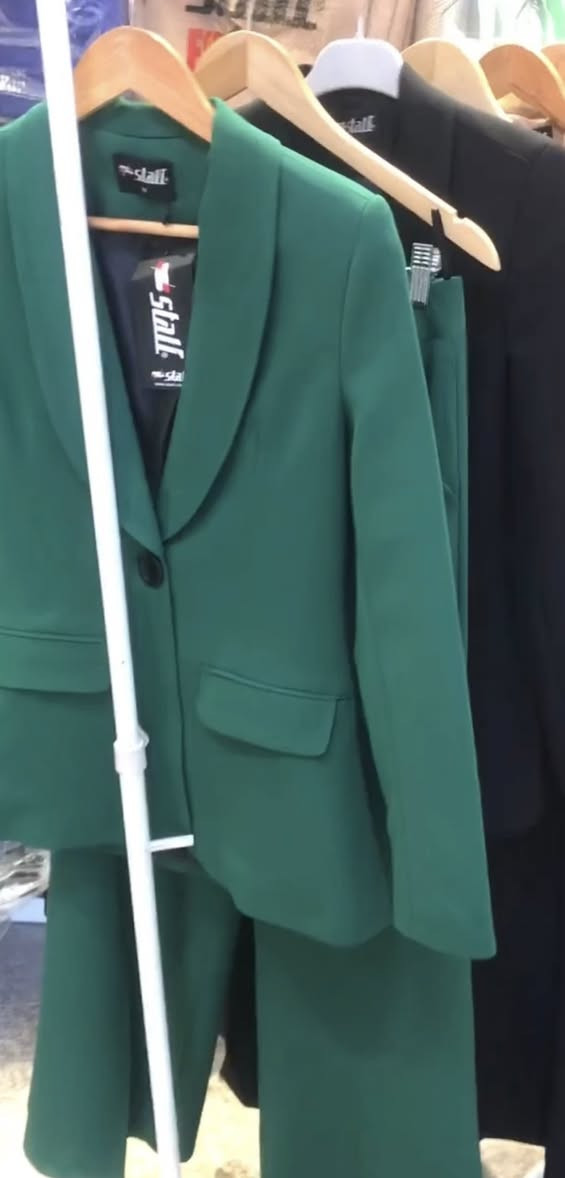 هلو بنات
عندي هذني القوط اخذتهن العام الواحد ب70  قليل لابستهن وصرت حامل بعد ماالبستهن  ابيع الواحد ب15 مكاني بغداد يلبسن قياس 40-42


**إذا كنت صاحب هذا الإعلان وتريد حذفه لأي سبب، رجاءا أرسل رسالة إلى الدعم الفني**