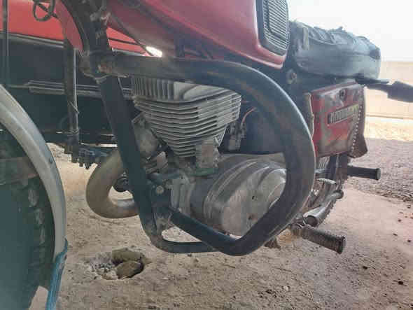 اسلام عليكم دراجه HHH جاهزه تايرات صدر مكينه ما مفتوح اغلبيت الدراجه ابلاد /السعر واحد ونص ويرهم مراوس امزت او هارلي او غير حسب القناعه/مكان الشرقاط
***********
