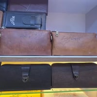 محفظات جلد • القاسم • توصيل مجاني