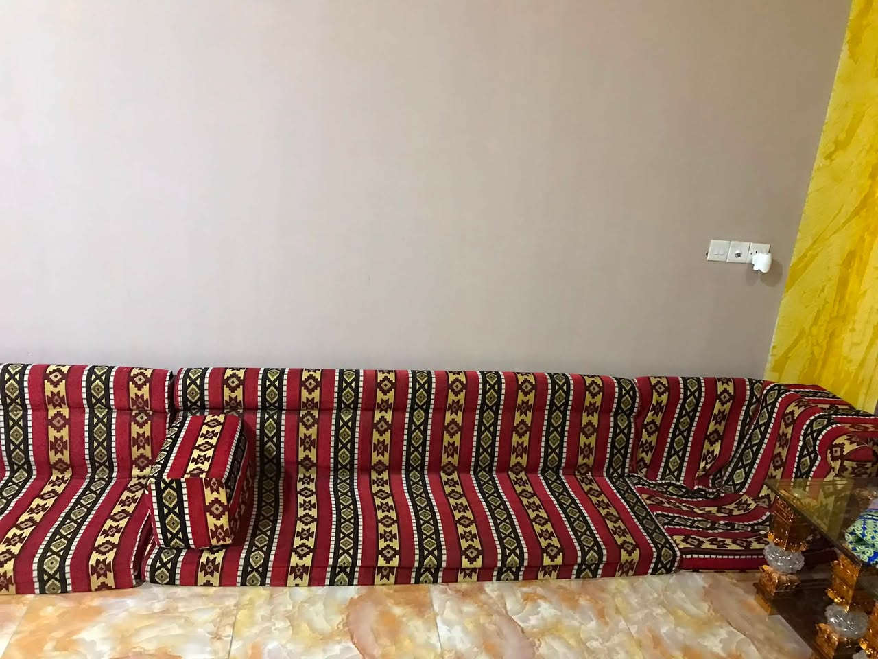 جلسه عربيه استخدام قليل ربل 9 قطع وثلاث زوايه 6 تكايات نظيف السعر 250 الف بي مجال البصره ابي الخصيب حمدان 
***********
