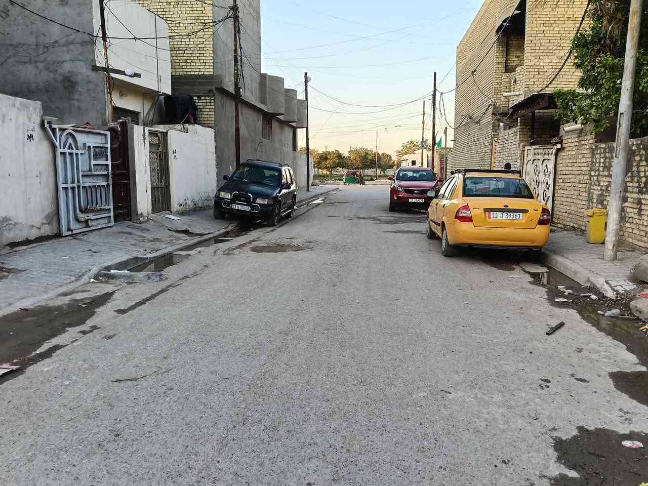 السلام عليكم دار للبيع 120 متر طابق واحد بغداد الكمالية بستان علي كمال سند 25 كافت  مربع ذهبي ***********
