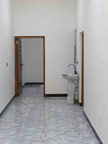 ♦️يعلن مكتب عقارات المسار
***********
عن دار للبيع 🏚️ 
في شط العرب شارع الصقر 
♦️المساحة 175
♦️بناء درجة أولى بلوك 
♦️يحتوي البيت ع غرفتين+ صاله +مطبخ + دوانيه + حمامات داخليه وخارجيه+ 

♦️السعر 72وبي مجال 
للاستفسار اكثر اتصل  
***********
نستقبل عروضكم دور سكينه وقطع اراضي في شط العرب فقط
