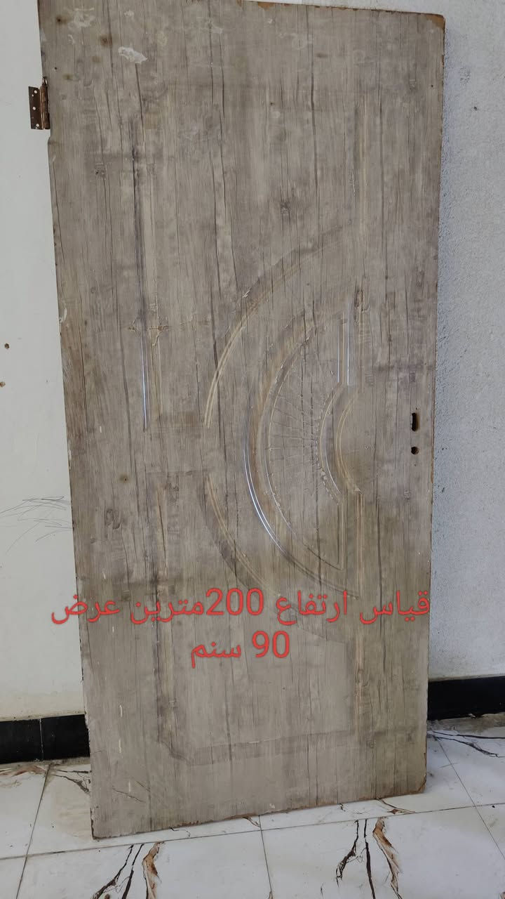 طلاكة باب خشب نضيف العنوان ابي الخصيب طريق الوسطي السعر ثتينهن 50 وبيهن مجال هاتف  ***********
