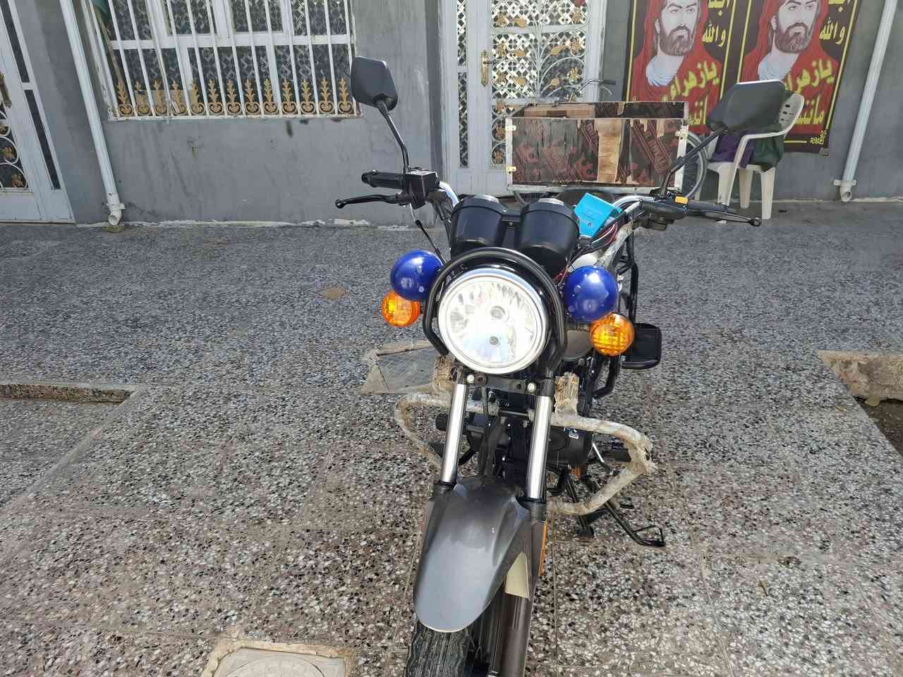 سلام عليكم  عمي دراجه للبيع دايوان ٢٢ طالعه ٢٣ نضيفه جدن مفوله ضامه مانستخدمه يشيل قليل مال جناي دلفري منتسب راعيه  أوراق اصليه من المعرض مابيه نقص الشراي يتصل *********** الحيدريه خان نص بي خير ويدخل
