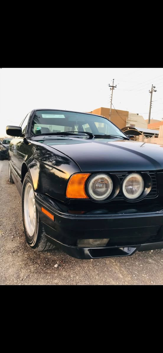 ﷽
سلام عليكم 🤚
*********** 📞 
سعر ( 65 ) وبي مجال 💵💸 
بي ام(525 ) موديل (92 
محرك مسكر كبس ⚡️
كير اوتوماتيك ⚡️🕹️⭐️
كير و محرك جديد شرط ♦️💯
بجم عريض 
جام كهربائي امامي 
تبريد  شغال  ❄️🛑
بيها ضربة جاملغ الخلفي فقط جه السايق
شرط تحويل وكالة ✔️
صبغ عام لجمالية  🔶💯 
مكانها موصل ايسر
