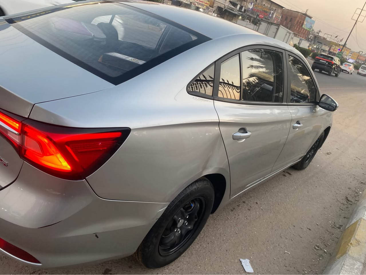 السلام عليكم
mg5/2022
مواصفات استندر
محرك 1500
ماشية51الف كيلو
السعر 97 وبيها مجال
بيها صبغ دعاميات و دوسات
بيها طعجة بالجاملغ الخلفي واضحة بالصور
وبيها بارد بالهلال مال الجاملغ الامامي
دواخل كلش نظيفة
تايرات جديدة
رقم بغداد
بغداد الكرخ
*********** بغداد, العراق
