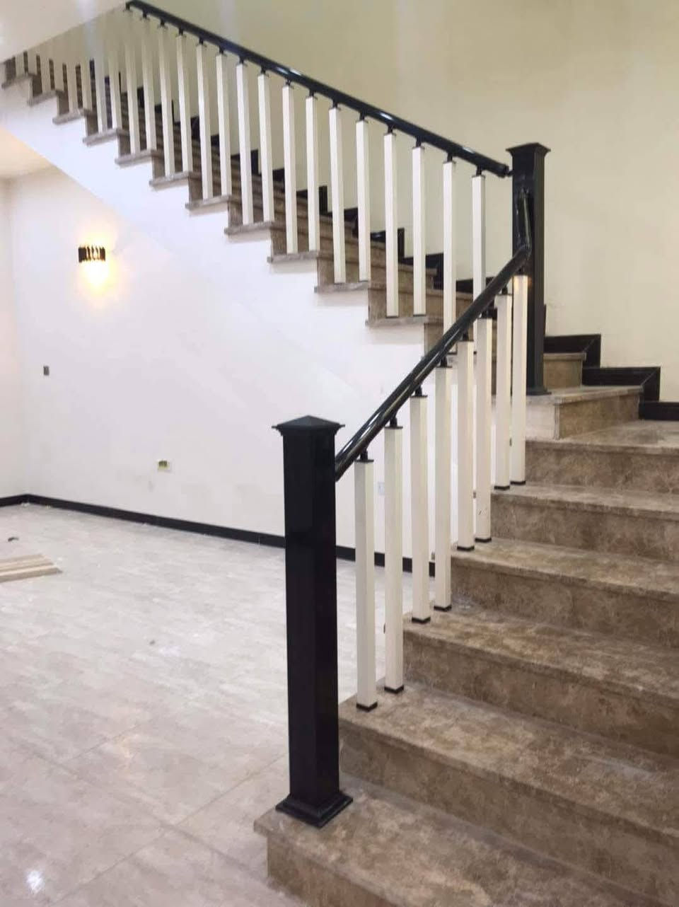 احدث انواع   الشبابيك و الابواب PVC
  والمحجرات  الكلاسك الايطالي والتركي 

        نتمنى أن تنال اعجابكم
   للحجز والاستفسار الاتصال على الرقم
***********
