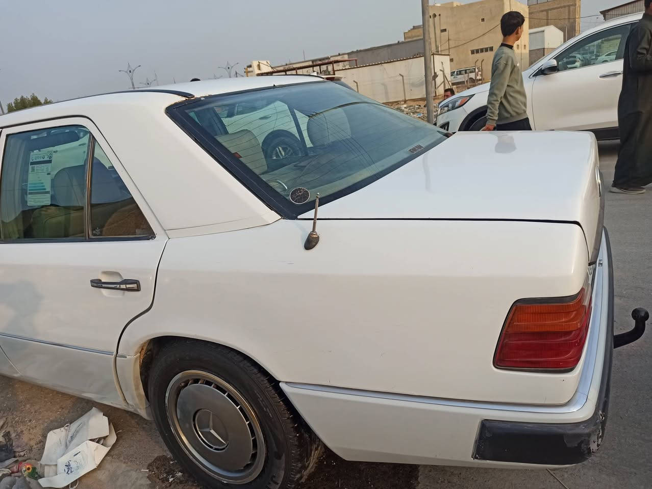 مارسدس دب 
موديل 87
رقم بغداد الدولي 
سنويه لنهايه 2029
محرك محور بطه 2500
تخم تاير جديد 
حداديه جديده 
دواخلها وكشرها نظيف 
سياره  مالت جناي 
مكاني ناصريه /مركز 
سعرها 58وبيها مجال للشراي 
متواجد ع الخاص 
او واتساب ***********
