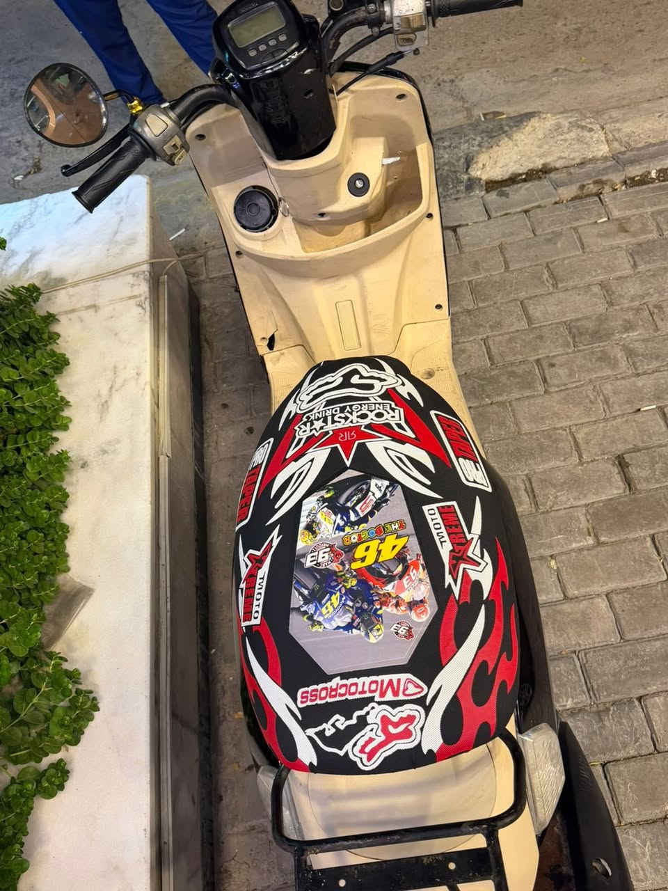 ماكس بوليس للبيع دراجه كفاله عامه شلعه معدل خير من الله السعر 750 وبيها مجال ***********
