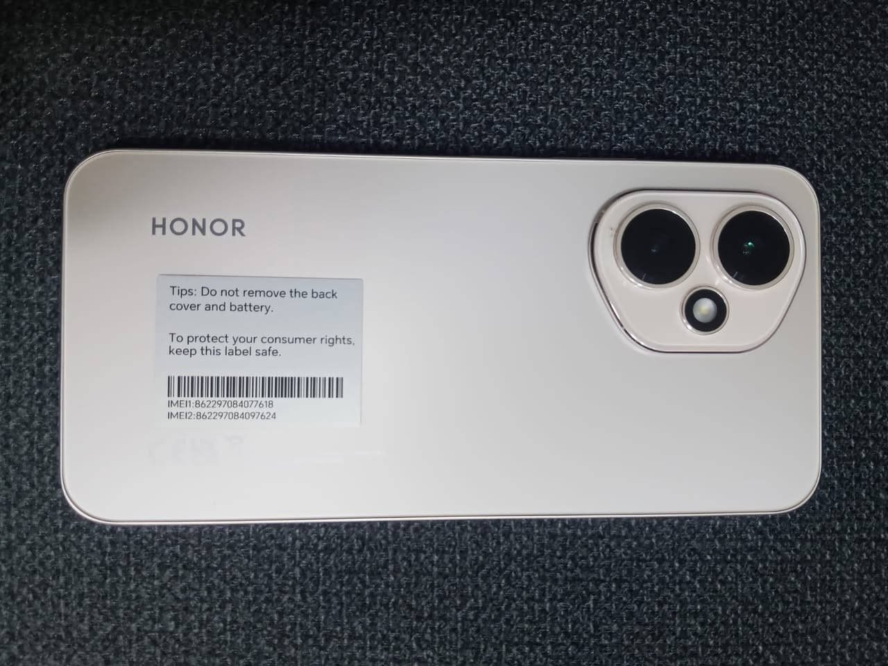 سلام عليكم مبايل هونر ذاكرة 512 الجهاز نظيف لا مفتوح لا مصلح الجهاز بعد بالضمان ما صار له أربعة أشهر مفتوح الجهاز نظافة ￼١٠٠% سعر ￼ الجهاز ٥٠٠ ألف وبي مجال الطيبين 
‭٠٧٧٠ ٦٨١ ١٥٣٣‬
