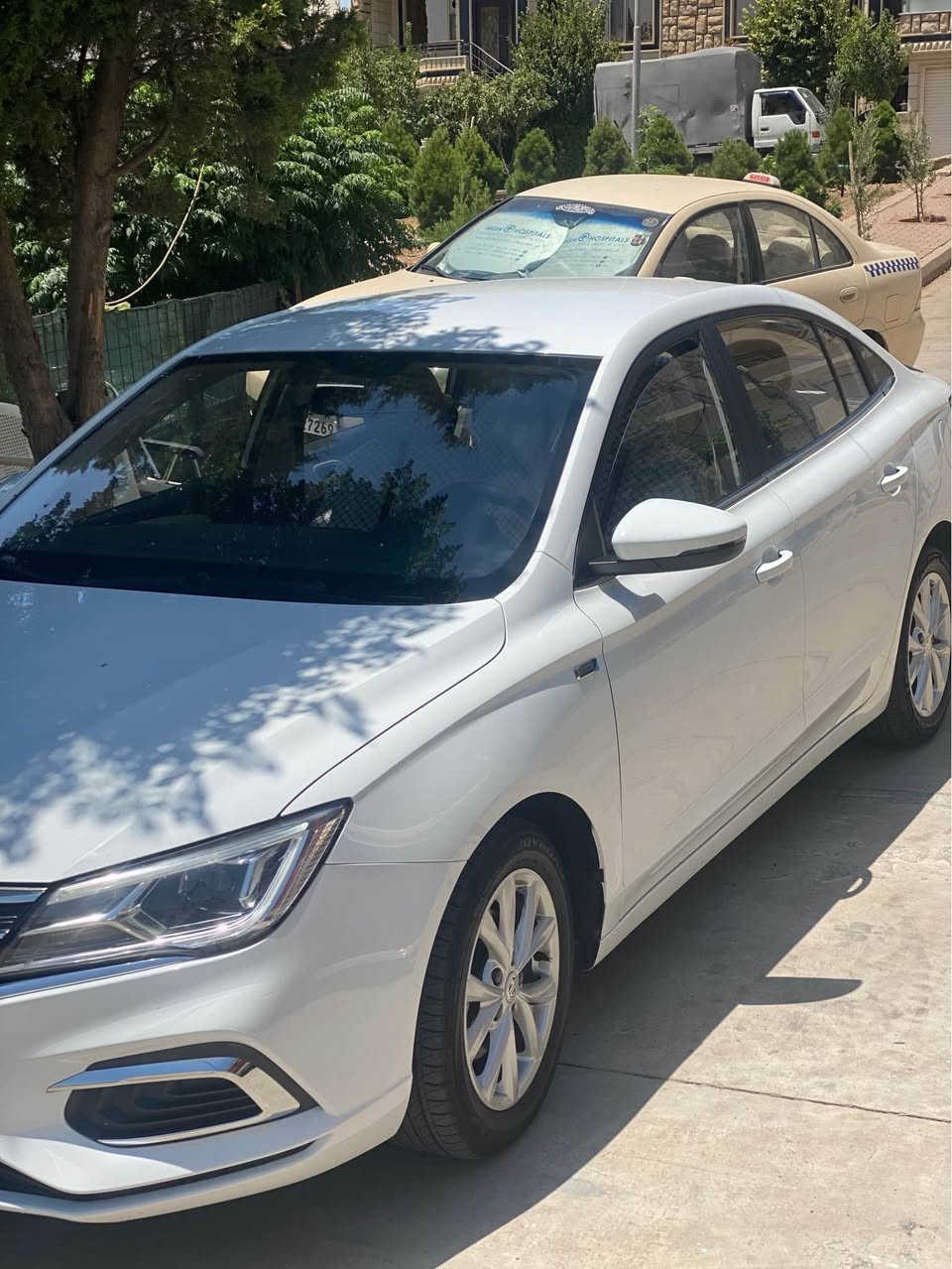 mg 5 2022
زەمانی شەریکە 
مواسەفات کۆمفۆڕد 
بەس جلدو سڵاید نیە 
شاشە کامێرە حاسە سوکان ڤۆلیۆم بەسمە …هتد
قەترە بۆیاخی نیە کەمێک وردەی هەیە زۆر کەمە شایەنی باس نیە
٢ ساڵ زەمانی تیا ماوە 
سەنەوی و هەموو شتێکی تازەیە
قفڵی ٩٧ گەڵایە بۆ ٩٦.٥ تەلەفون مەکە 
هەمو شتێکیم نوسیوە موشتەری تەلەفون بکە لە خزمەتام
لە سلێمانیم 
*********** السليمانية, العراق
