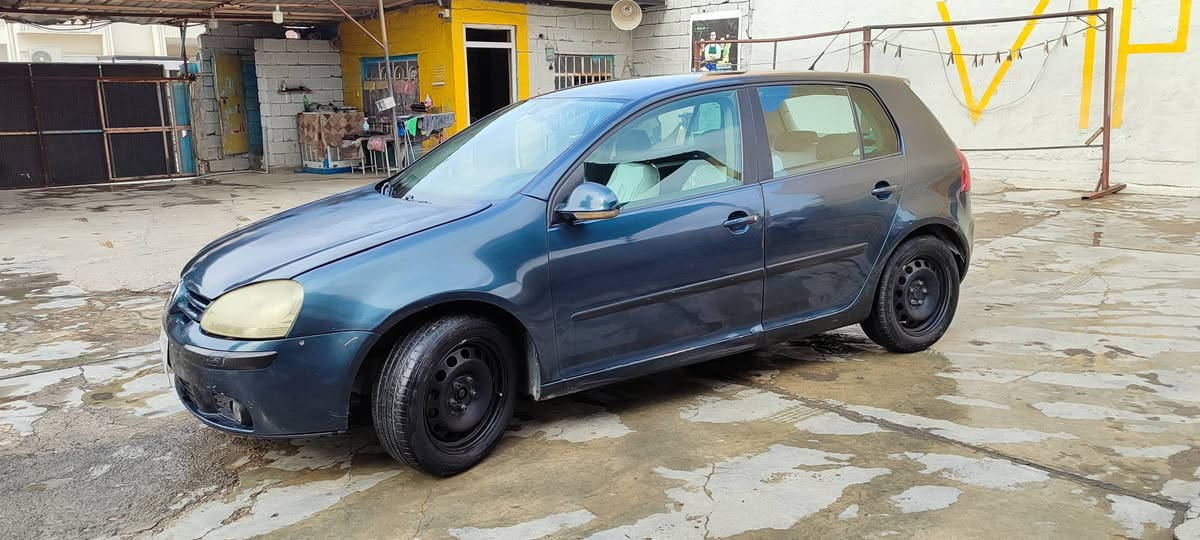 گۆڵف MK5
مۆدێل 2008
59$ مەجالێکی کەمی تیاییە 
مکینەی 14 بێ تۆڕبۆ گێڕعادی 
سەیارەکە حیزام بۆیاخە سەقف و شانی بەشەرتە 
سەنەوی تا 2027 تازەیە تەحویل و بڕاوە و غەرامەی بەشەرت
380 هەزار غەرامەی لەسەرە دوای مامەڵە ئەیگەڕێنمەوە
شوێنی سەیارەکە کەرکوکە
ژ.م (***********) كركوك, العراق
