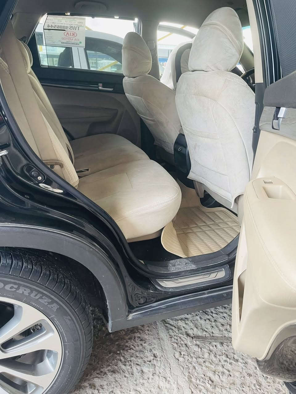 بسم الله الرحمن الرحيم
سورينتو 2015

خليجي 

بدون صبغ مكفوله 

مكينه 4

7راكب 

تبريد مركزي 

هاند بريك دكمه 

اوتو هولد 

شاشه معروفه مواصفاته بعد

محررك وكير شرط الفحصً

تحويل ثاني يوم 

مكانها سليمانيه 

سعرها153وبيعا مجال قليل

***********
