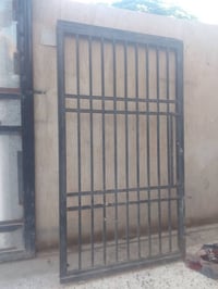 باب مجلفن • عرض١٫١٠م • طول٢م