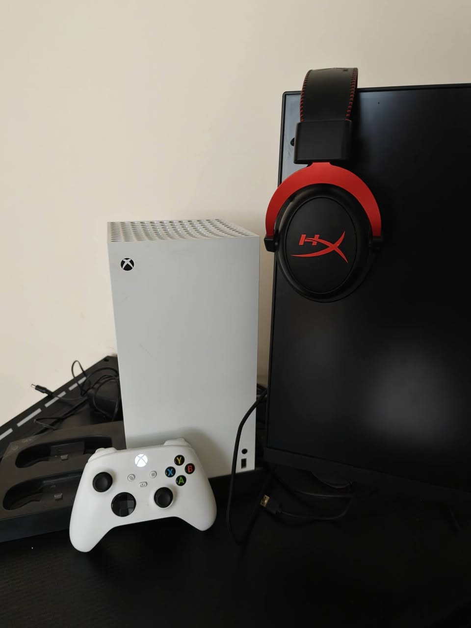 السلام عليكم
Xbox سيريس X سنه الصنع. 2024
معه حساب واشتراك. كامل
ولعبه ارك رايدر
سماعات 🎧 اصلي محيطي
وشاشه msi 120 هيرتز
وميز العاب
نظافه الجهاز 100%
السعر كامل مليون قفل 🔒
***********
***********
