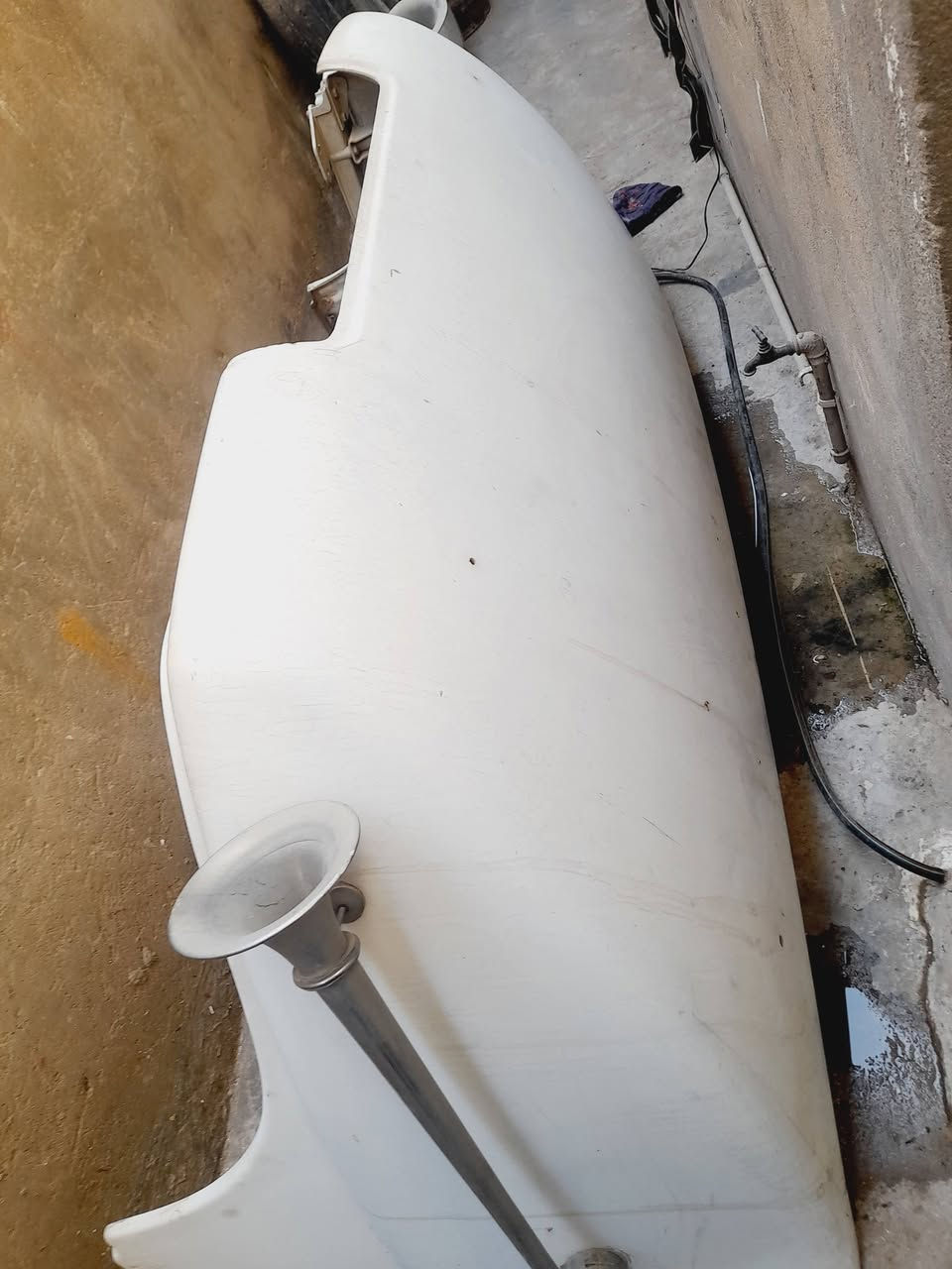 للبيع كاسحه وزعانف لكزز ***********
