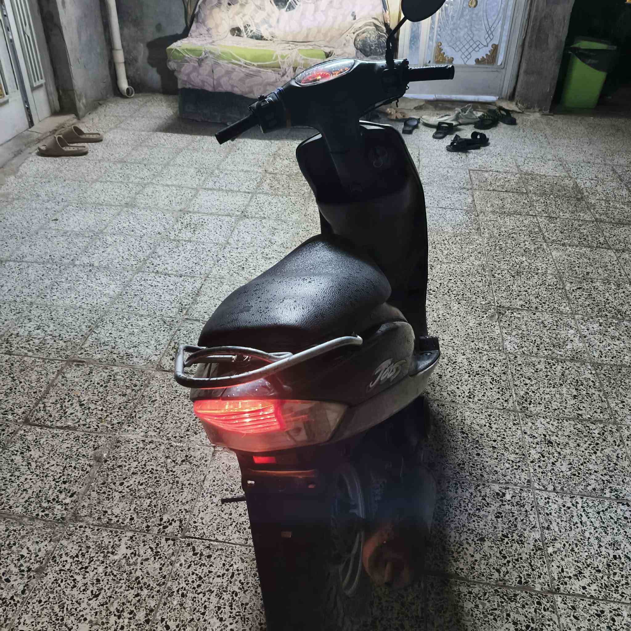 ماكس قجمة للبيع مابيهة اي نقص كلشي شغال بيها ولا مفتوحه مكفوله الدراجه من التاير للتاير سعر 375  رقمي واتس اب ***********
