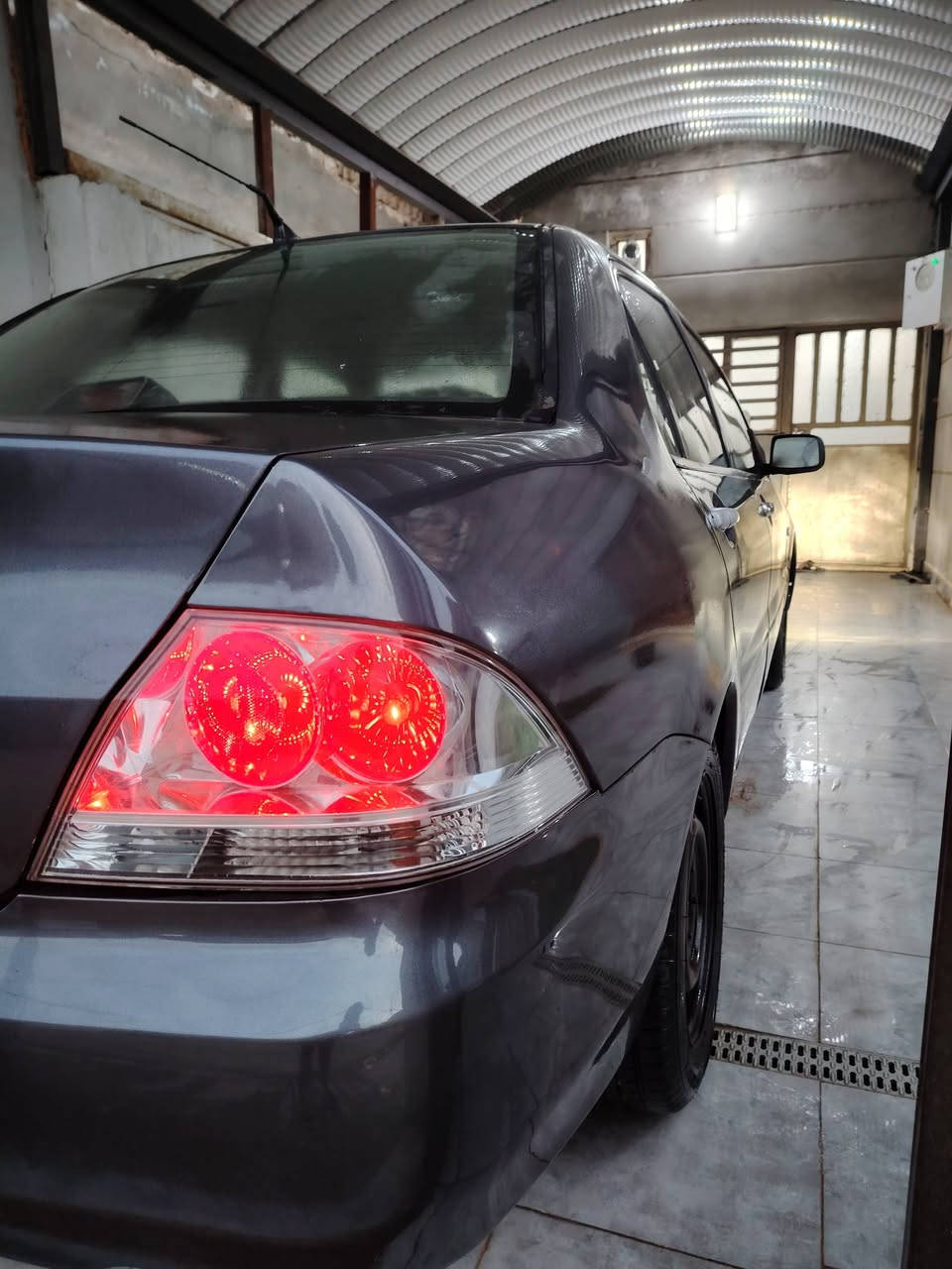 السلام عليكم اخوان لانسر ١٠ خليجي السياره جديدة بمعنى الكلمة واحلى من الصور بالحقيقة مصبوغه عام جراد جان بيهه وضربة جاملغ خلفي وطختين بسيطات وصبغتها رقم قادسية أكفلها كص عيب شرعي وضربة قوية شواصي بالكارتون مكينة كير كفالة كلشي شغال بيهه شركة السعر ٦٧ مال بيع مكان السياره الديوانية فلكة شارع ٦٠ هاتف *********** وهاي كل التفاصيل فوك مع الود والاحترام
