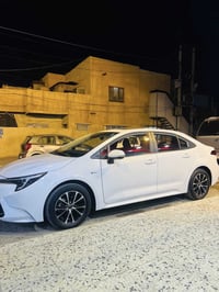 للبيع كورلا شكل الامريكي موديل ٢٥  فول عدا الكشن كهرباء ماشية ٥٠٠ كيلو...