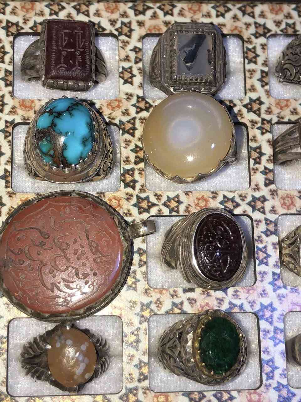 سلام عليكم
اخوان محابس العدد ٢٠ مع الميدالية ٢٠ قطعة الميدالية حجر قديم واطاره معادن شغل قديم 
محبس صياغة مرتبه واحجارهن حلوة ويدوية 
محابس من حجر ومن صياغة حلوات المجموعة كلهم للبيع 
الي يريدهن يتفضل 
وبخدمة الجميع 
الله يسلمكم ويحميكم من كل مكروه


**إذا كنت صاحب هذا الإعلان وتريد حذفه لأي سبب، رجاءا أرسل رسالة إلى الدعم الفني**