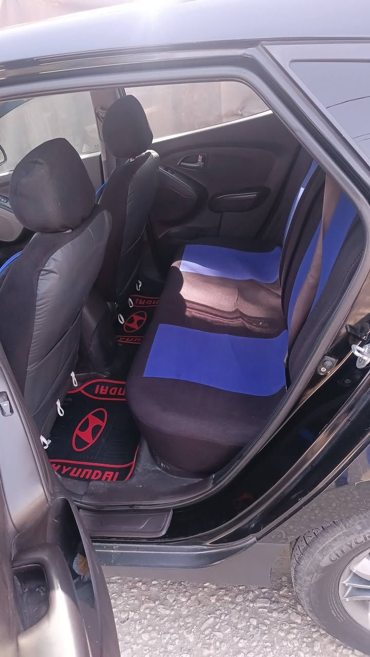 السلام عليكم
توسان موديل 2015 رقم واسط انكليزي باسمي وارد أمريكي ضربتها بنيد وجاملغ جهة السائق سعر 125 وبيها مجال  
مكان السياره بابل حلة ***********
