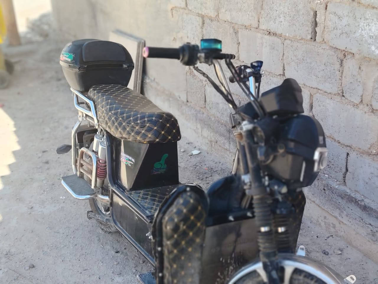 ماطور جبلي بطارياته فول مايعوزي شي بس يدة مال بريك السعر 360 فلوجه حي المختار ***********
