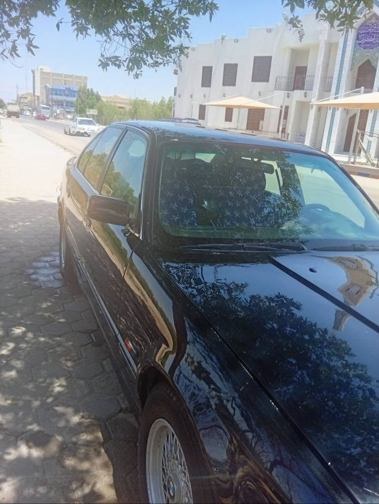 سلام عليكم شباب  BMW للبيع 
 535 
مكينه  مفتوح  
كير اوتماتيك
مديل 1994
بجم عريض
كهربائياته كله شغاله 
كشنات اسود جلد بلادي 
جام كهرباء 
دركهm
ويل خليه اصلي 
منضومه زنون جديده 
رقم ديالى نكليزي 
سعرها 36 وبيها مجال

الرقم 

***********
مكلف بل نشر النجف, العراق
