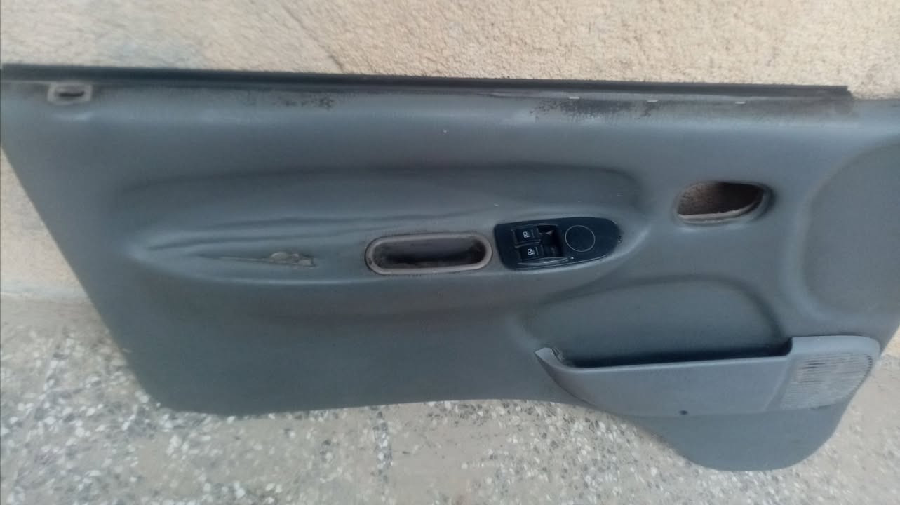 السلام عليكم بطانة صفحت السايق جديدة السعر ٨٠ الف قفل المكان بغداد المعامل ***********
