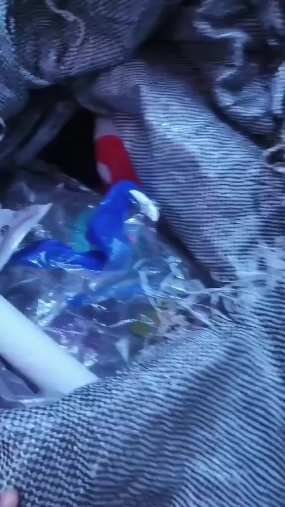 شلعه بيها ملابس ولابتوب شغال فول وبيها نافوره وساعات سمارت وملابس اطفال وبكج مكياج واجهزه الكترونيه فرشه مال دوشك الشلعه كله 150الف هو بس الابتوب ب 150


**إذا كنت صاحب هذا الإعلان وتريد حذفه لأي سبب، رجاءا أرسل رسالة إلى الدعم الفني**