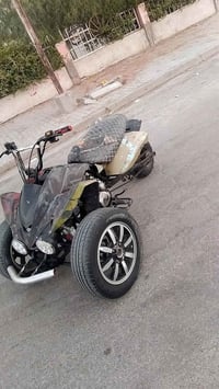 دراجه ثلاثيه دراجه كامله اي نقص ما بيها بس من عدا تصبغها تصير حلوه كهر...
