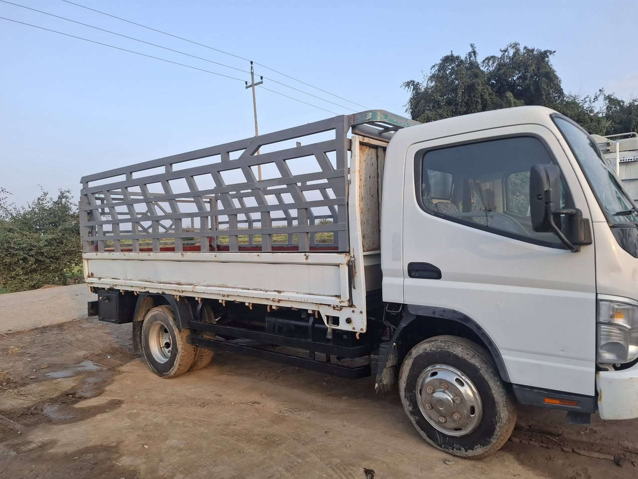 السلام عليكم 
كنتر للبيع المكان العماره موديل ١٦ رقم بغداد تحويل ثاني يوم بأسمي السنويه السياره كفالة عامه مامفتوح برغي كير محرك مكينه على وضع الشركه كهربائيات كلها شغاله طخم تاير برجستون 
السعر ١٩٠ ورقه وبيها مجال للإستفسار الاتصال على الرقم التالي ***********واتساب 
***********
