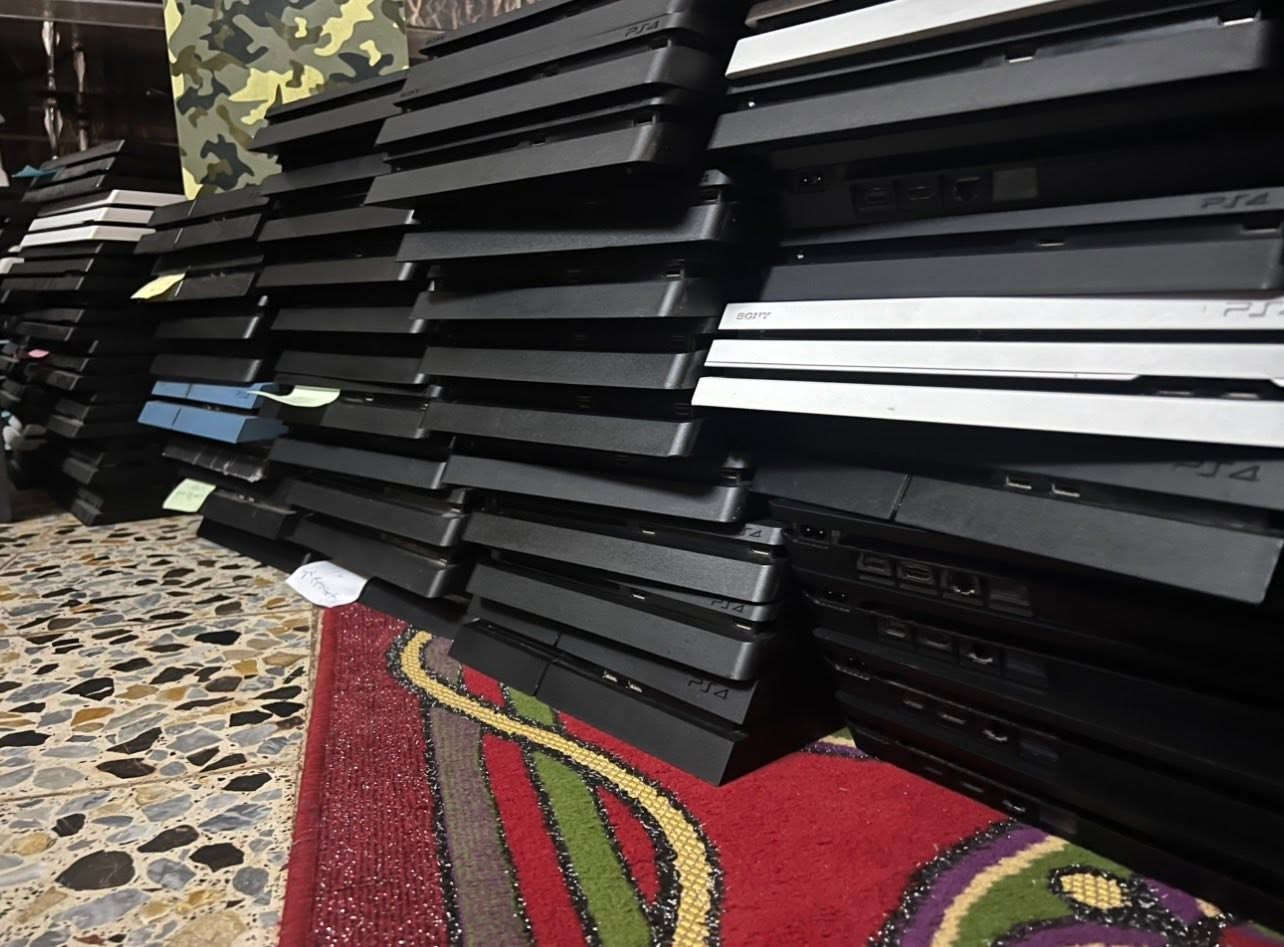 بلي 4 350 جهاز تقريبا
نضام ٩.٠٠ ٩.٥٠.٩.٦٠
بيع شلع فات برو سلم اكثر شي سلم اكثر شي
جمله مابيع مفرد 
***********بغداد
