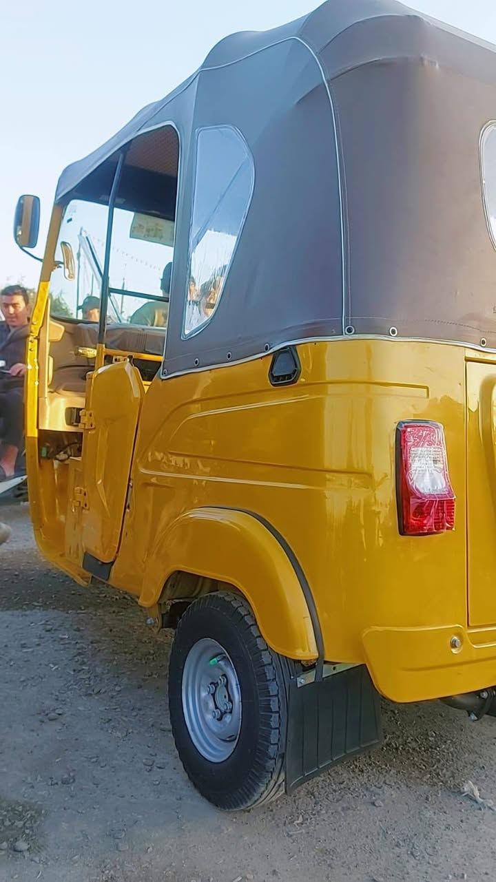 تكتك موديل 21 شهر 4
التكتك كفاله عده الدوس للجماليه 
رقم نكليزي تحويل ثاني كول 
العنوان مدينة الصدر 
رقم ***********
