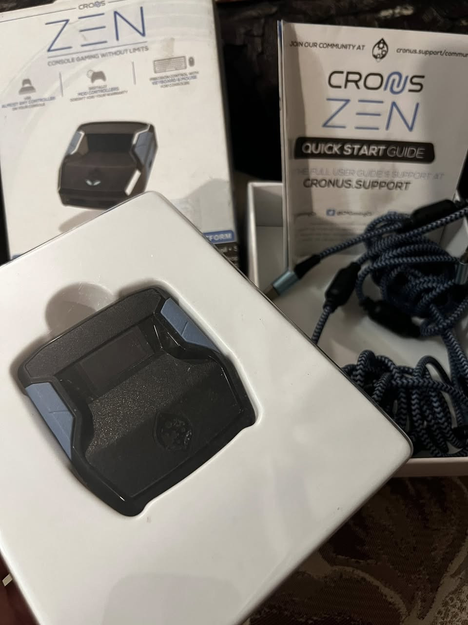 كرونكس زين (Cronus Zen) أصلية - بحالة الوكالة (كامل الملحقات) 🔥
للبيع قطعة Cronus Zen الغنية عن التعريف، القطعة شبه جديدة (أوبن بوكس) واستخدام جداً نظيف ومحافظ عليها حيل، يعني كأنك مشتريها اليوم.
• الحالة: نظافة 100% (مثل ما موضح بالصور)، ولا شخط ولا طخة.
• الملحقات: الكرتونة الأصلية موجودة + جميع الوايرات (الأسلاك) الأصلية كاملة ومكملة بدون أي نقص.
• الأداء: القطعة شغالة وما بيها أي مشاكل تقنية، وتدعم كل الأجهزة (PS5, PS4, Xbox, PC).
⚠️ شرط الفحص: القطعة أصلية وشرط على الفحص، وإذا لكيت بيها أي خلل أو نقص بالملحقات، أخذها بلاش ومنا مني هدية!
📍 الموقع: بغداد - المنصور.
💰 السعر: 120,000 دينار (وبي مجال بسيط للشراي، وتشلع عيوني).
للتواصل: [***********] أو مراسلة الخاص.
