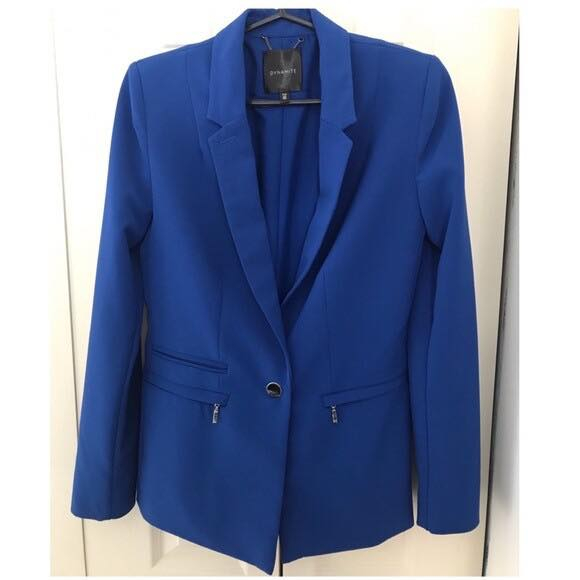 بنات قاط رسمي اخذته لبنتي ولبسته مره وحده وطلع ضيق عليها  اخذته ب٣٥ اخذو ب١٠ بالعافيه عليكم 

الفستان اصلا مملبوس اخذته ب٢٥ اخذو ب١٠ 
الستره الجويتي سعره ٥


**إذا كنت صاحب هذا الإعلان وتريد حذفه لأي سبب، رجاءا أرسل رسالة إلى الدعم الفني**