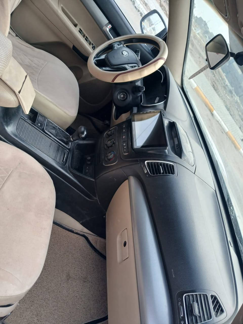 كياء سورنتو 2014 مكينه 6 سلندر 7 راكب سياره جاهزه تخم تاير حداده مكينه مكفول بيه صبغ حزام السعر 120 وبيه مجال ذا اكو مراوس اراوس رقم مثنى باسمي ..
‏‪0788 980 1548‬‏
