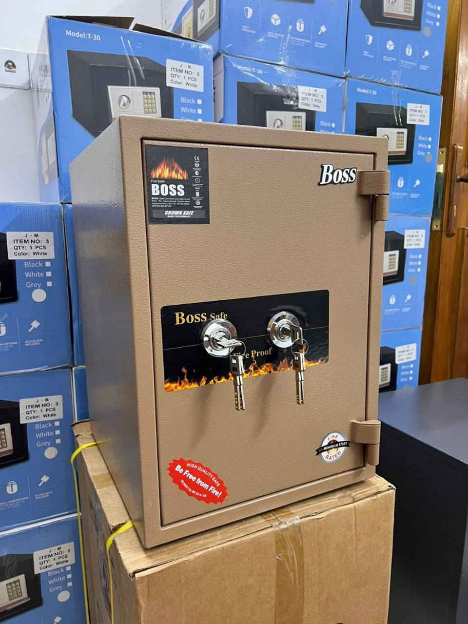 💥 قاصة بوس المانية الأصلية بقياس 50سم متوفرة حصرياً لدئ شركة الأمان

✅ مقاومة عالية للحريق تحمي أموالك وأوراقك الثمينة
✅ دبل كيلون ويا مفاتيح مشفرة ضد النسخ
✅ شفتات ستانلس ستيل قوية ضد الكسر 
✅ قاصة داخلية مزود بقفل للأغراض الحساسة
✅ رف متحرك وقابل للإزالة على راحتك
✅ ضمان 12 سنة على القفل
    🔥 السعر 150 الف نار 🔥 

📦 توصيل مجاناً لكل محافظات العراق
موديل حديث وعصري ملائم منزلك ومكتبك

⏱️ بخدمتكم على مدار 24 ساعة.
📞 *********** بغداد, العراق
